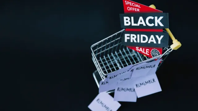 black-friday-shopping.webp